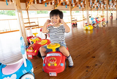 森とリスの遊園地 メルヘン村の施設紹介