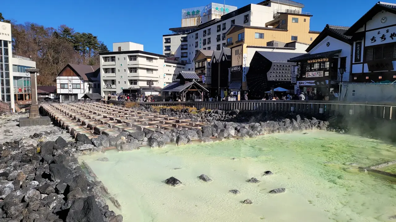 草津温泉の湯畑と温泉街