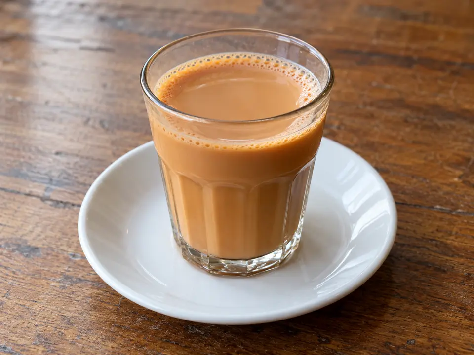 バングラデシュの飲み物 ミルク入りのお茶 チャ